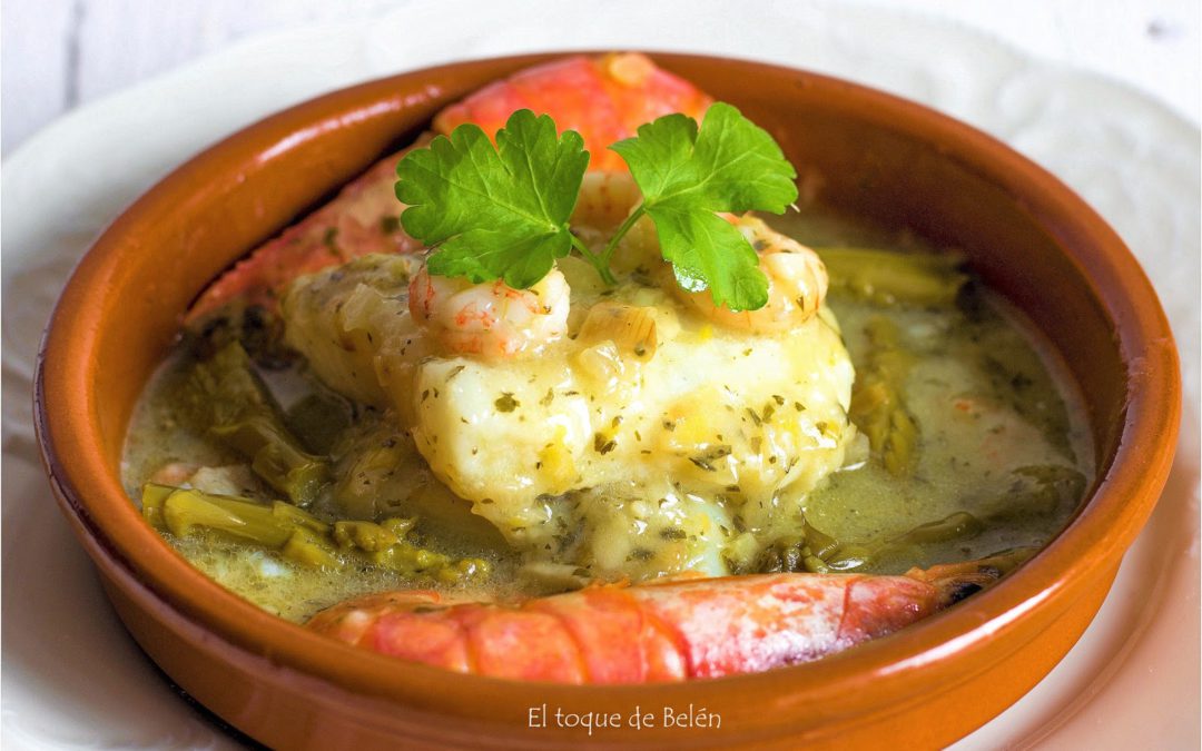 Bacalao en salsa verde con langostinos